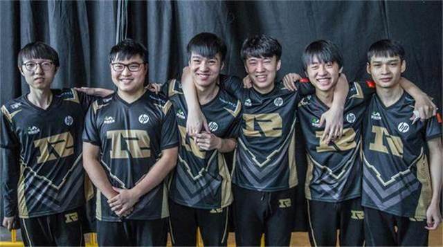 两家俱乐部 两家俱乐部