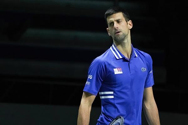 表现击败了 表现击败了