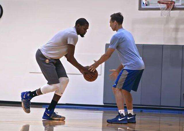 用行动支持 用行动支持