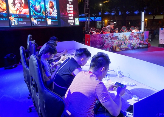 副持球点承 副持球点承